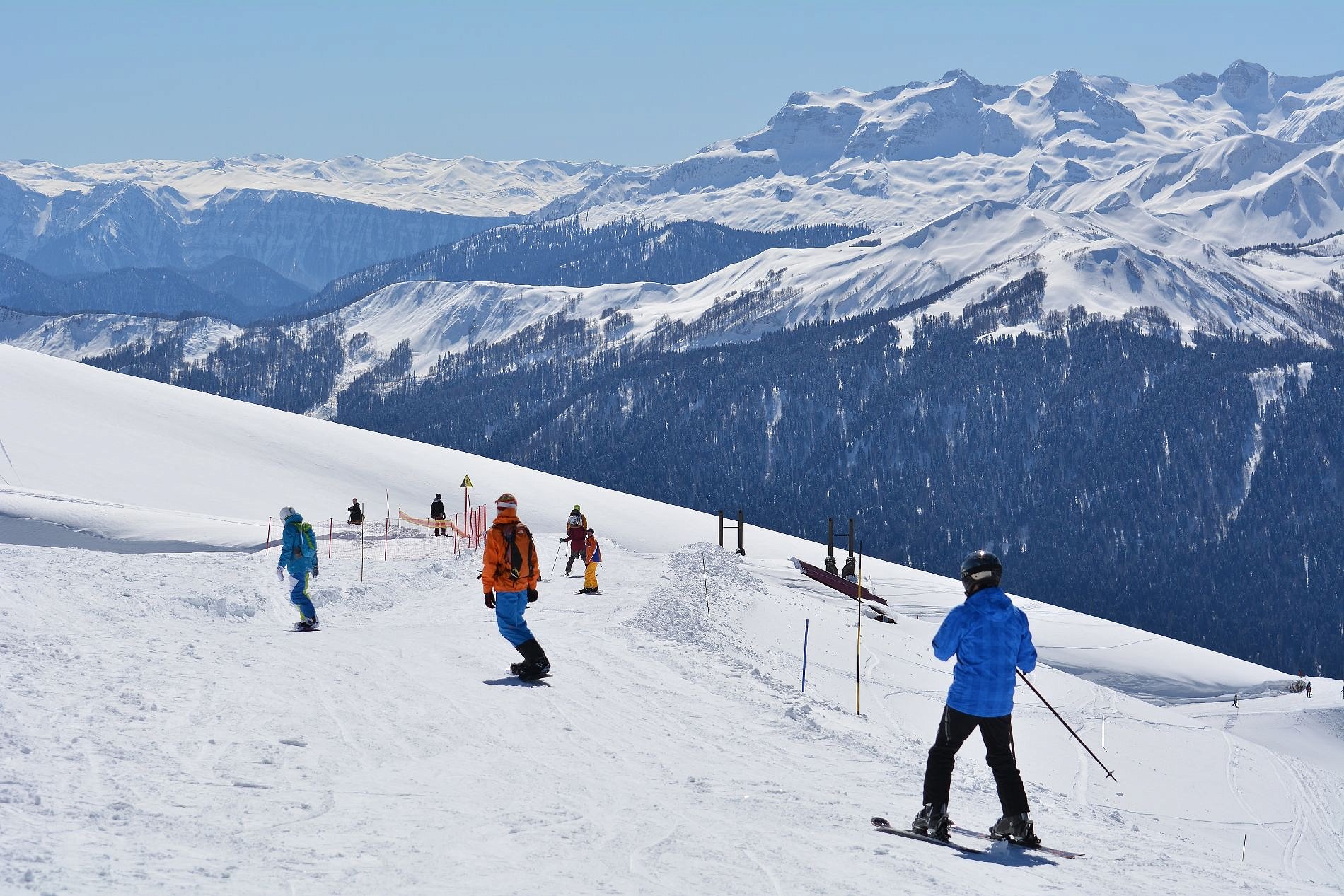 Как сэкономить и покататься в Сочи на горных лыжах и сноуборде?