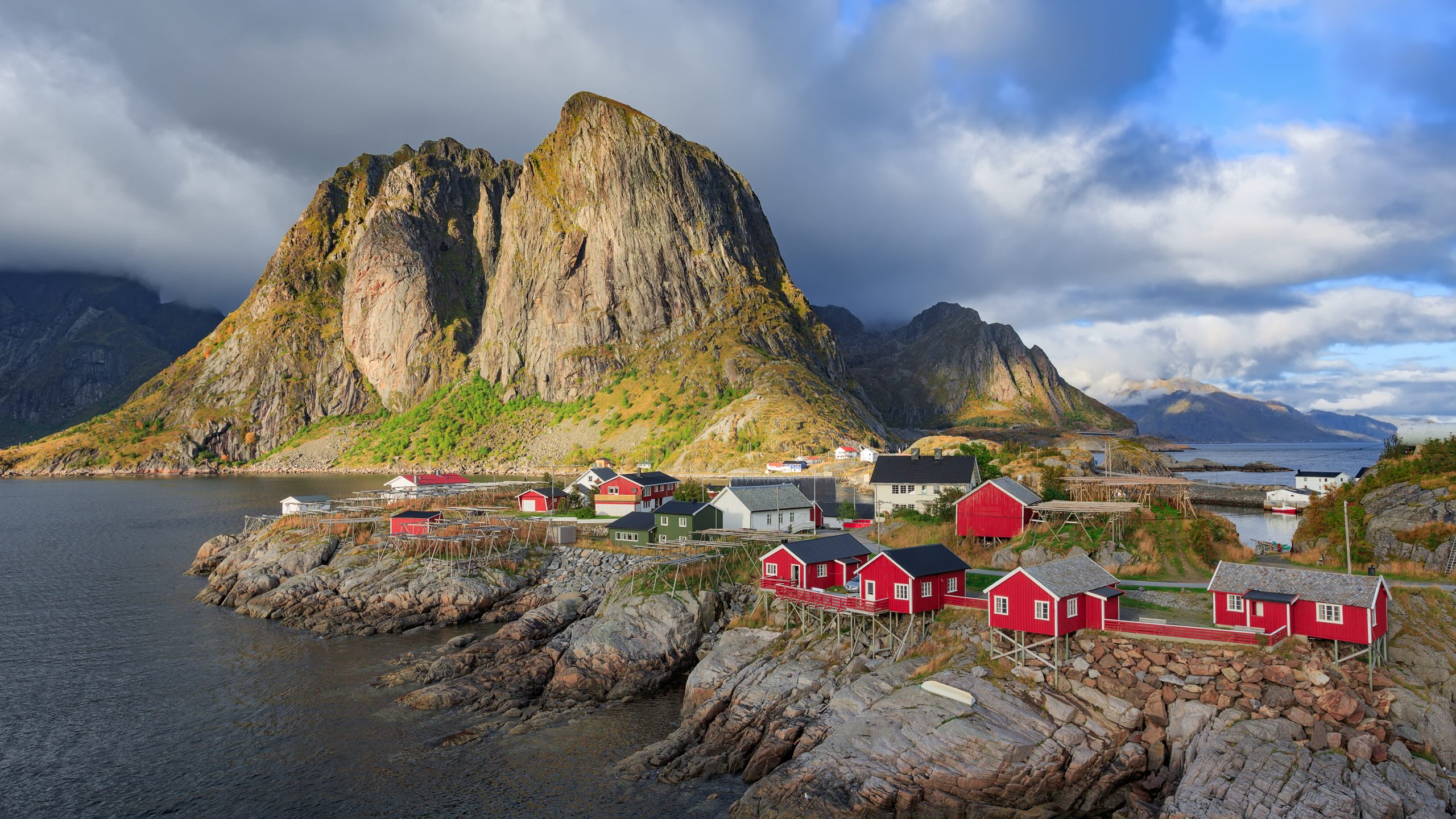 Норвегия отменила карантин для непривитых